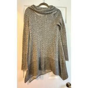 Eight Eight Eight Cowl Neck Asymmetrical Hem Tunic Sweater. Size Medium.